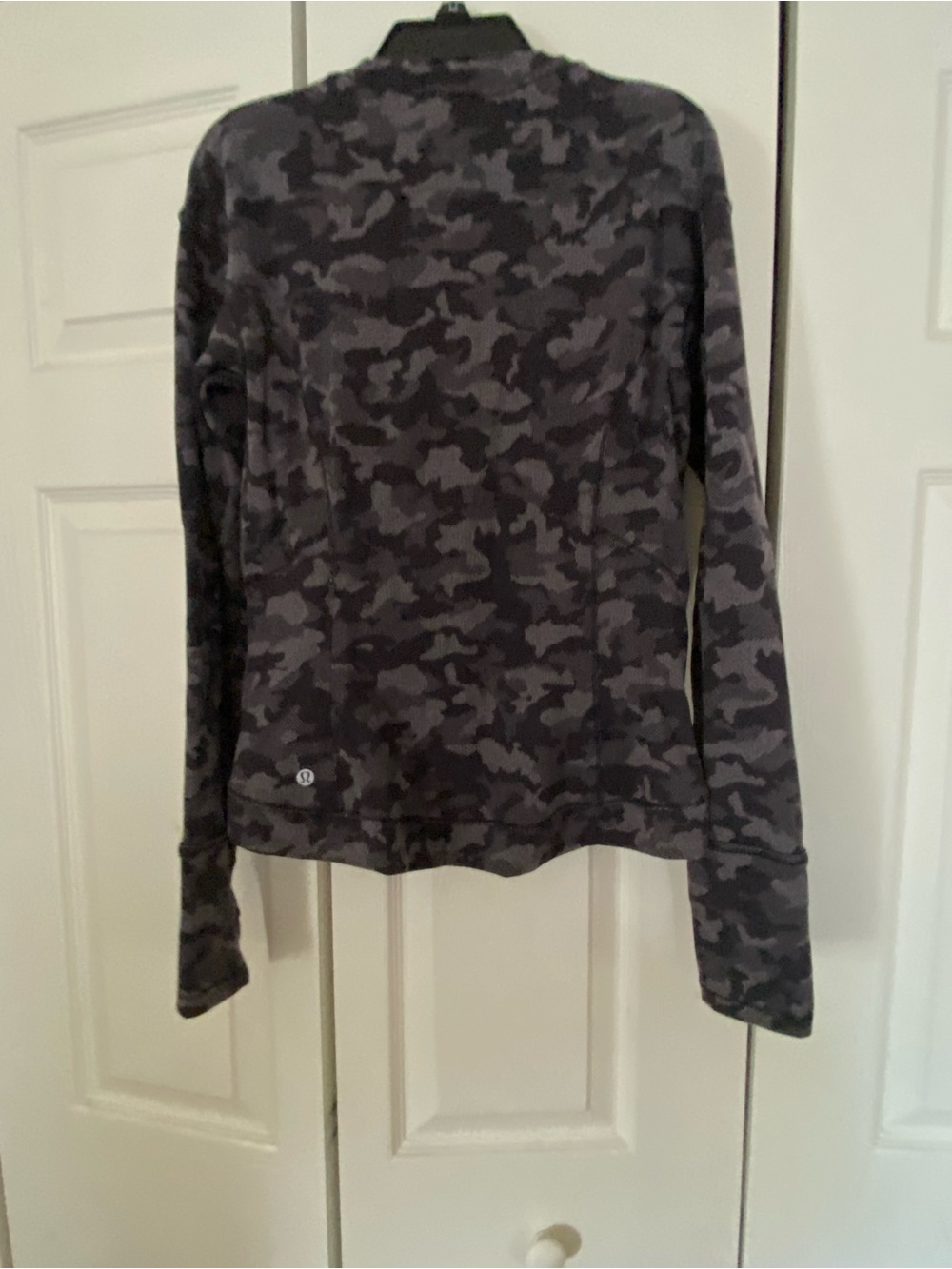 Lululemon Dark Gray Camouflage sweatshirt